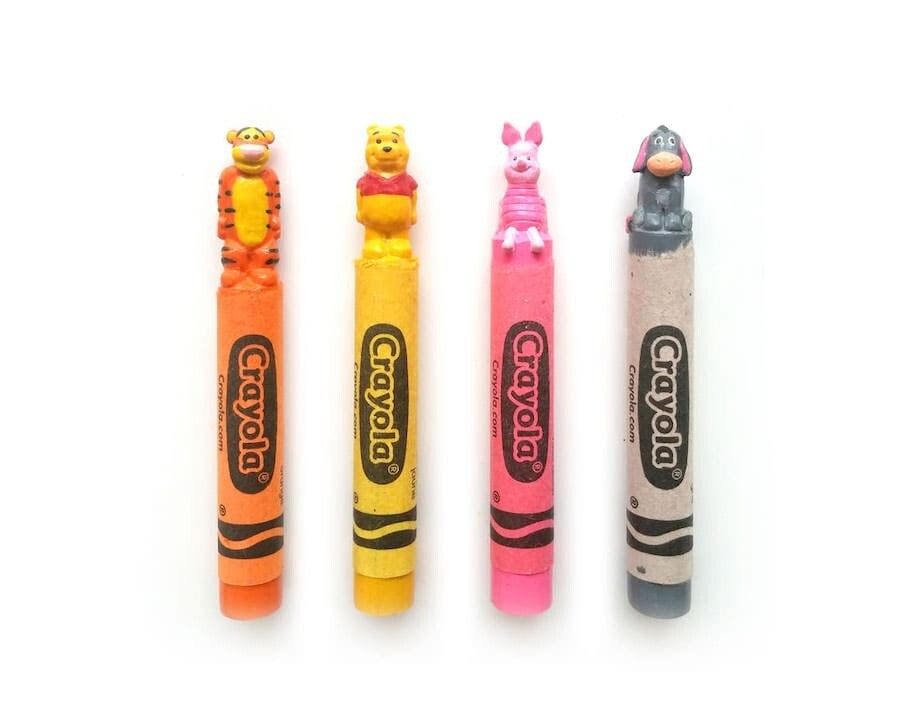 'Wax nostalgic', las figuras de crayón talladas por Hoang Tran