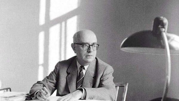 Theodor Adorno, sobre el origen de la estupidez