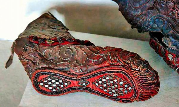 Hallado en Siberia un calzado en perfecto estado con 2.300 años de antigüedad