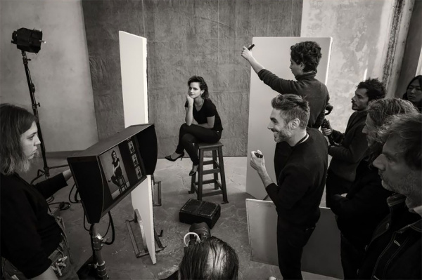Kristen Stewart, Emma Watson y Rosalía: Un primer vistazo al Calendario Pirelli 2020