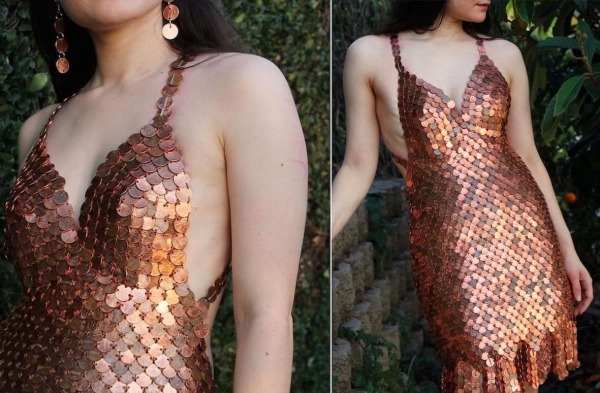Un vestido de cóctel hecho con 2.652 monedas de centavo que parece mucho más caro
