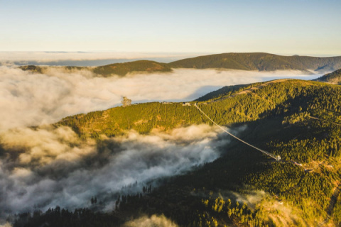 El puente colgante más largo del mundo mide 721 metros y está en la República Checa